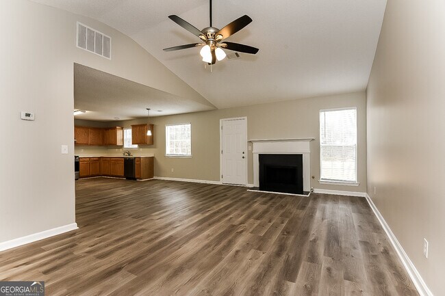 Building Photo - 7129 Heather Ridge Dr