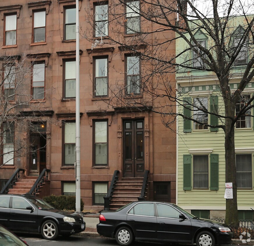 Building Photo - 323 State St