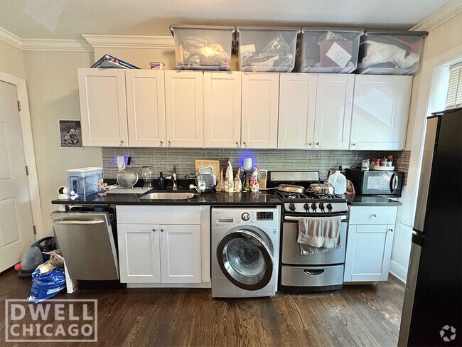 Building Photo - 1054 W Lill Ave