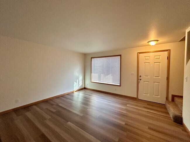 Foto del edificio - 4241 Wintergreen Ln