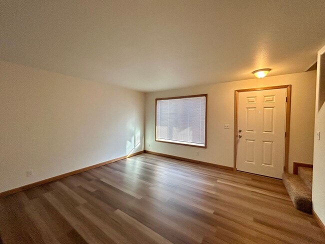 Building Photo - 4241 Wintergreen Ln