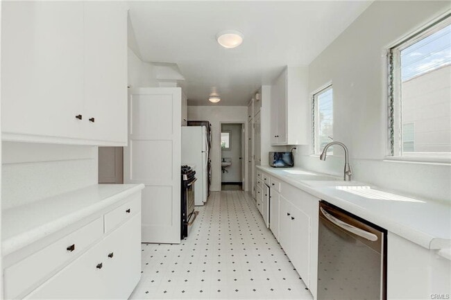 Foto del edificio - 2376 Selby Ave