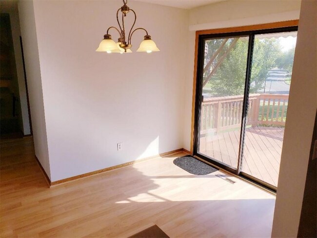Foto del edificio - 3444 Pilgrim Ln N