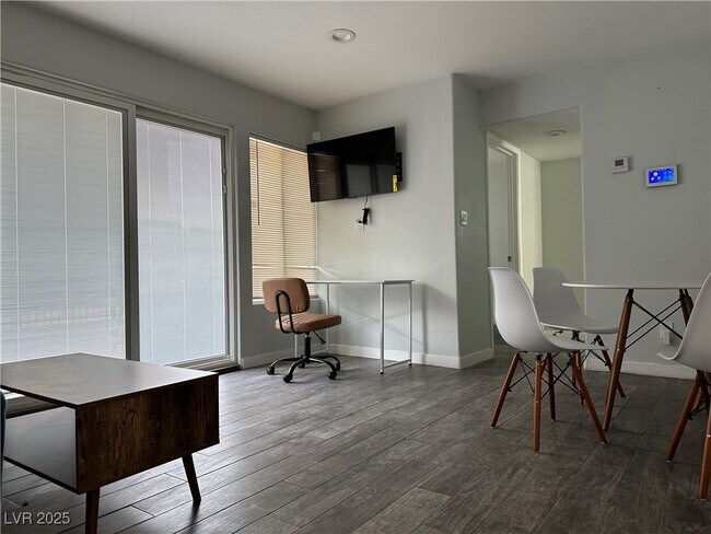 Foto del edificio - 621 N 11th St