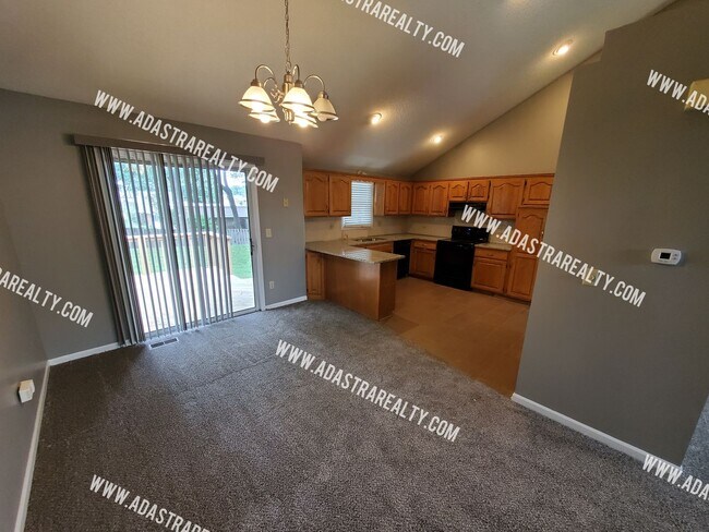 Foto del edificio - Gorgeous Shawnee Mission NW Home-Coming SO...