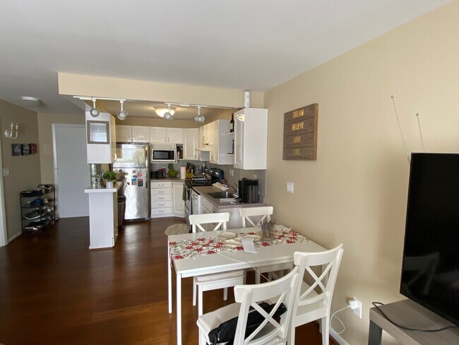 Building Photo - 400 Governors Dr