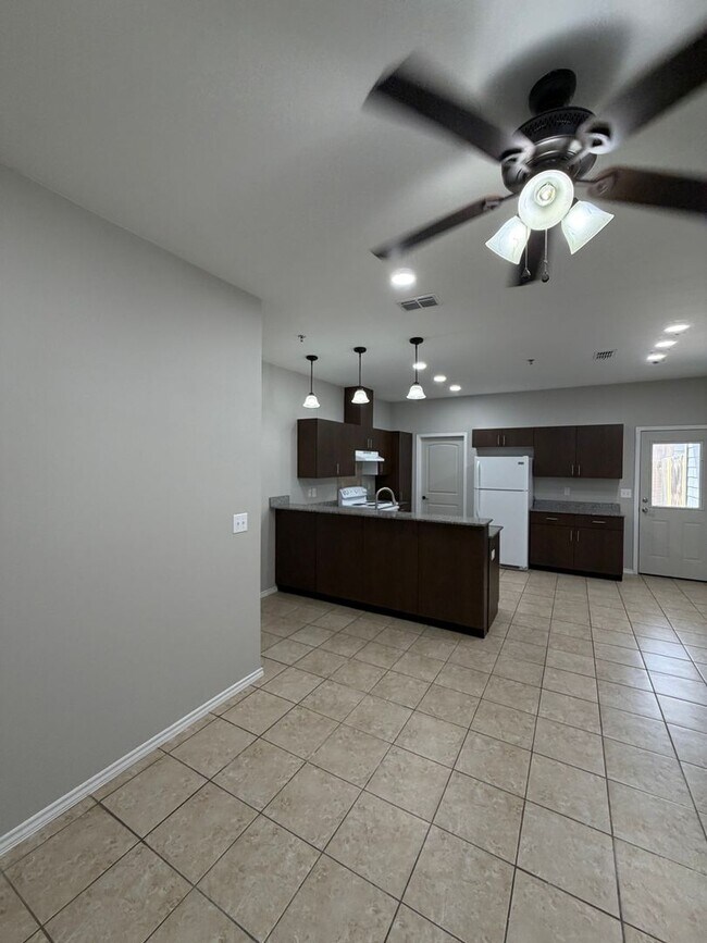 Foto del edificio - 306 S 25th St