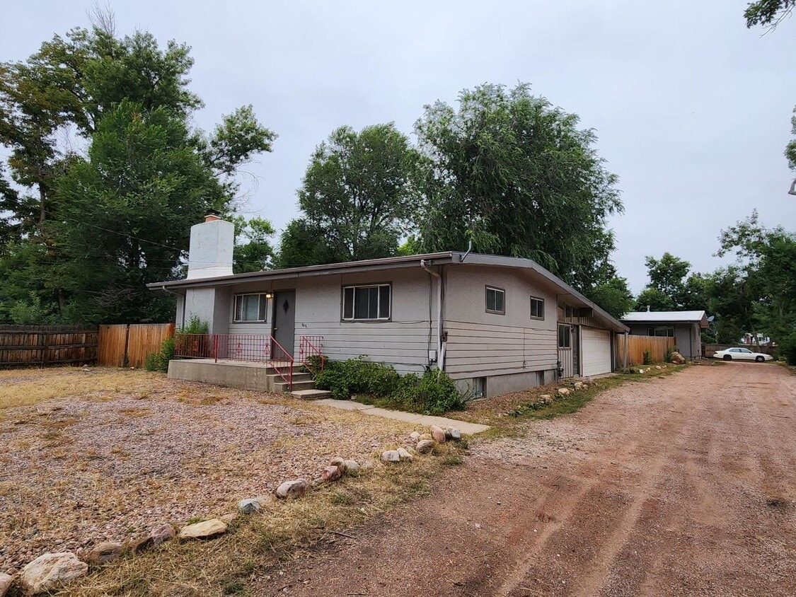 Foto principal - 4 Bedroom Home