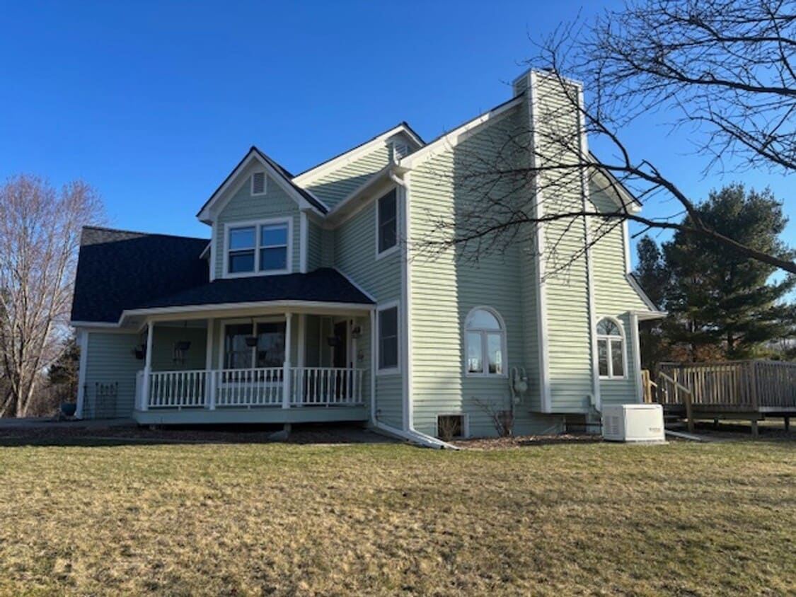 STUNNING HOME ON 5 ACRES AVAILABLE FOR LEASE! - STUNNING HOME ON 5 ACRES AVAILABLE FOR LEASE!