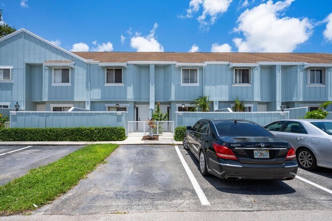 Building Photo - 6254 Riverwalk Ln