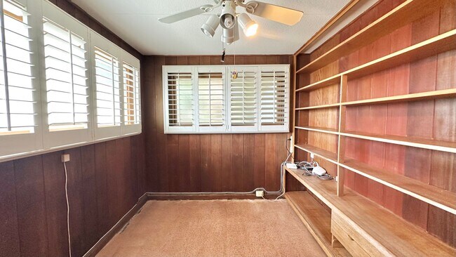 Foto del edificio - Prestigious Wailupe Circle - 5 BD/3.5 BA +...