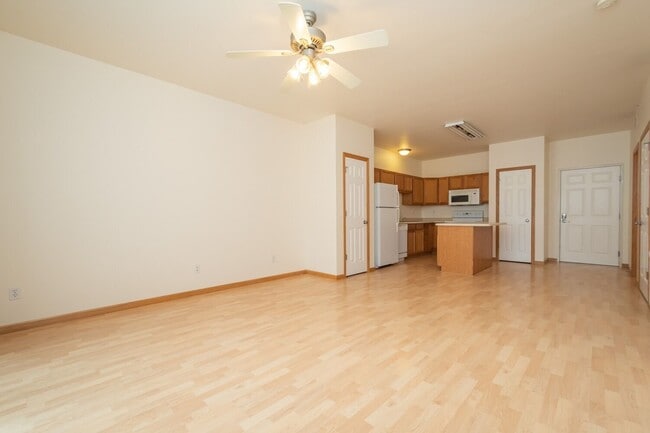 Building Photo - Woodridge Estates