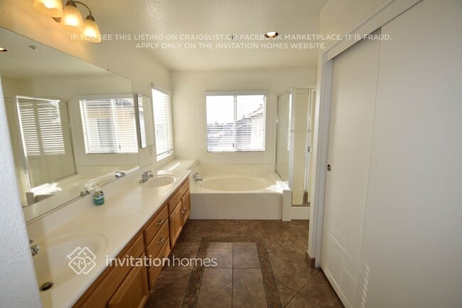 Building Photo - 15067 Oak Spring Dr