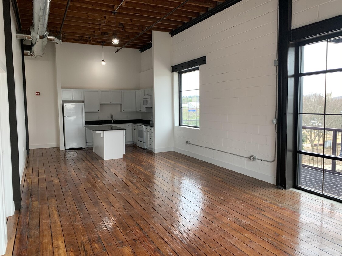 Primary Photo - 240 1st St NE