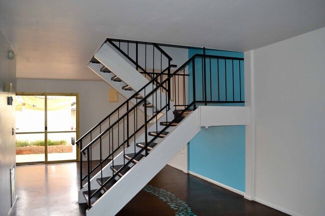 Foto del edificio - 1901 W Hazelwood Pky