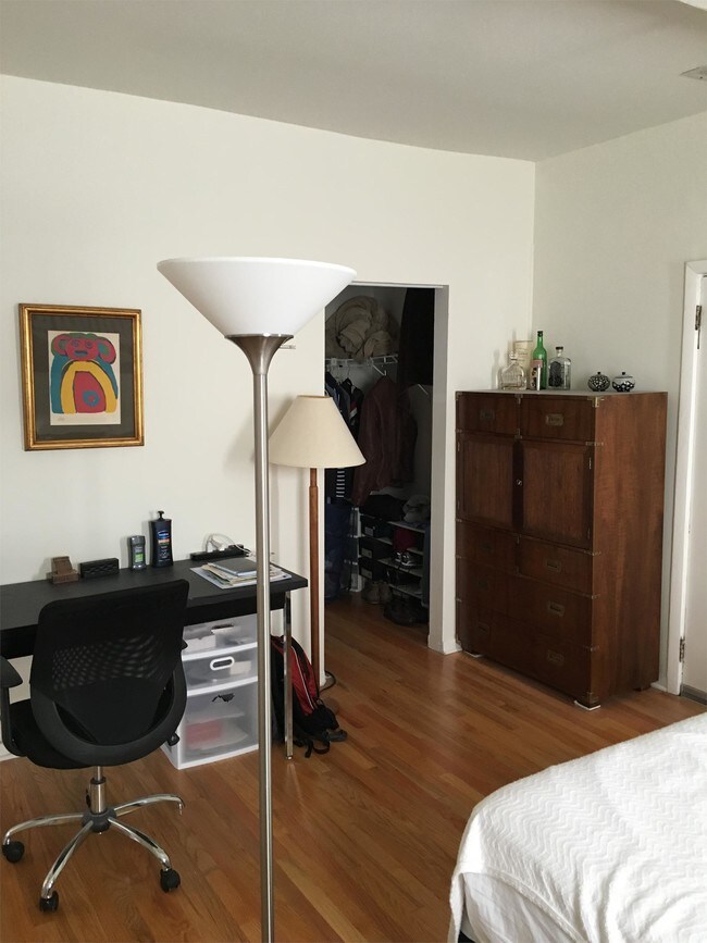 Foto del edificio - 3226 N Kenmore Ave