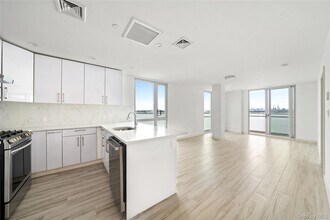 Building Photo - 109-09 15th Ave