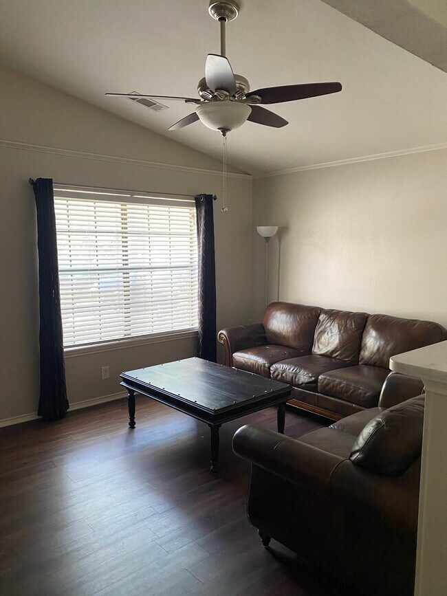 Sala de estar - 11610 Vance Jackson Rd