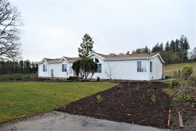 Foto del edificio - 3 Bedroom 2 Bath MF Home Carlton OR