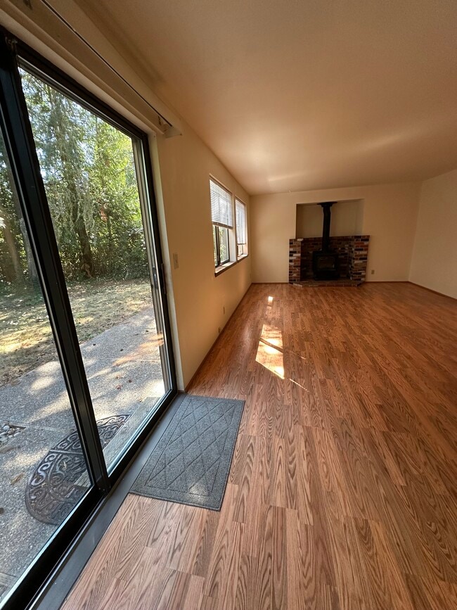 Foto del edificio - 5224 Pine Rd NE