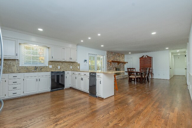 Foto del edificio - 1060 Kerner Rd