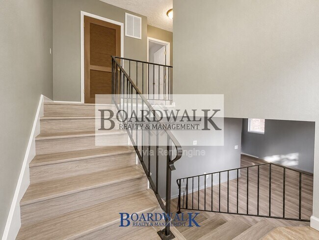 Building Photo - 572 400 N