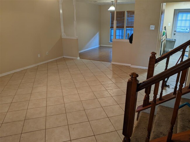 Building Photo - 17303 Saturn Ln