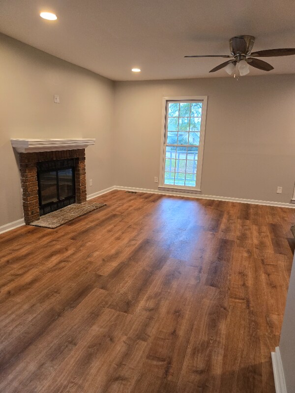 Building Photo - 217 Mooring Ln