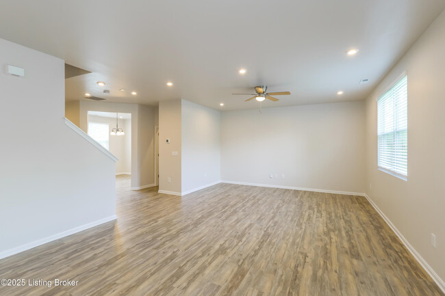 Foto del edificio - 111 Ardmore Crossing Dr