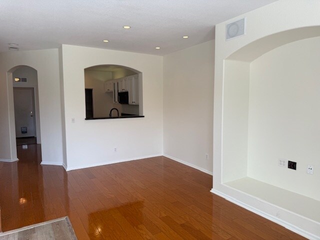 Foto del edificio - 633 Sumner Way