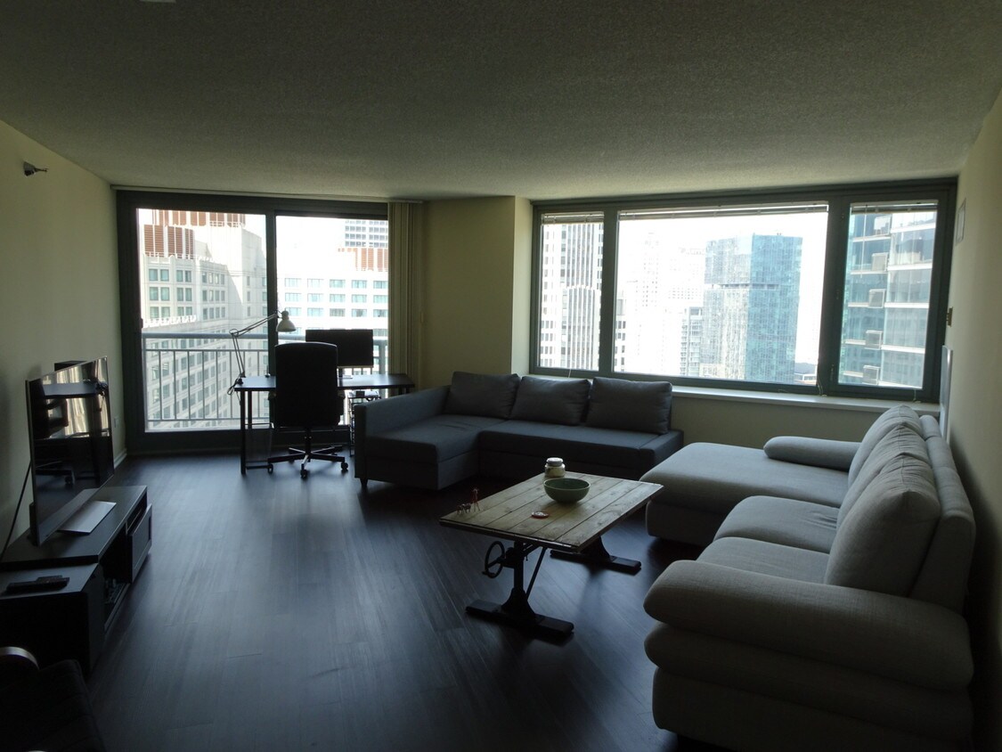 Primary Photo - 401 N McClurg Ct