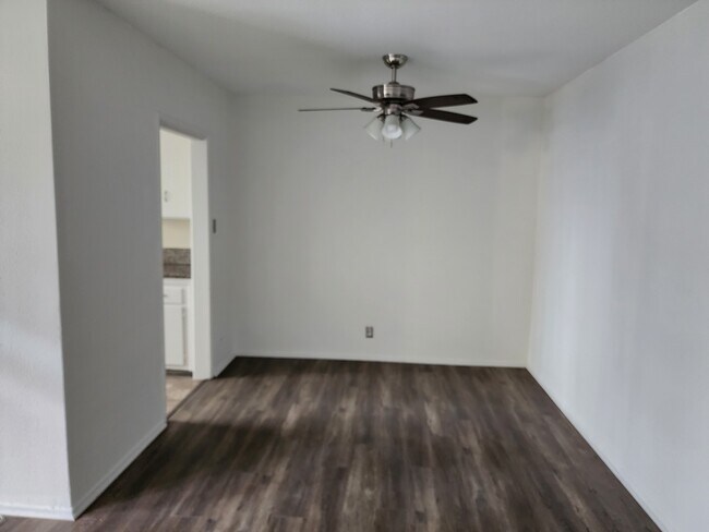 Foto del edificio - 1252 S Ogden Dr