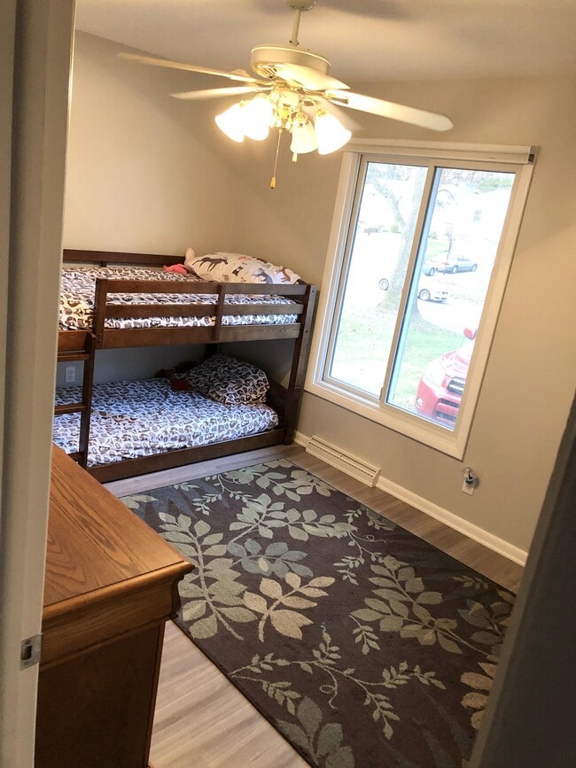 Building Photo - 3629 S Kingsbury Ave