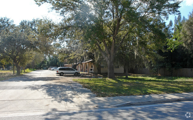 Foto del edificio - 78th Avenue Apartments