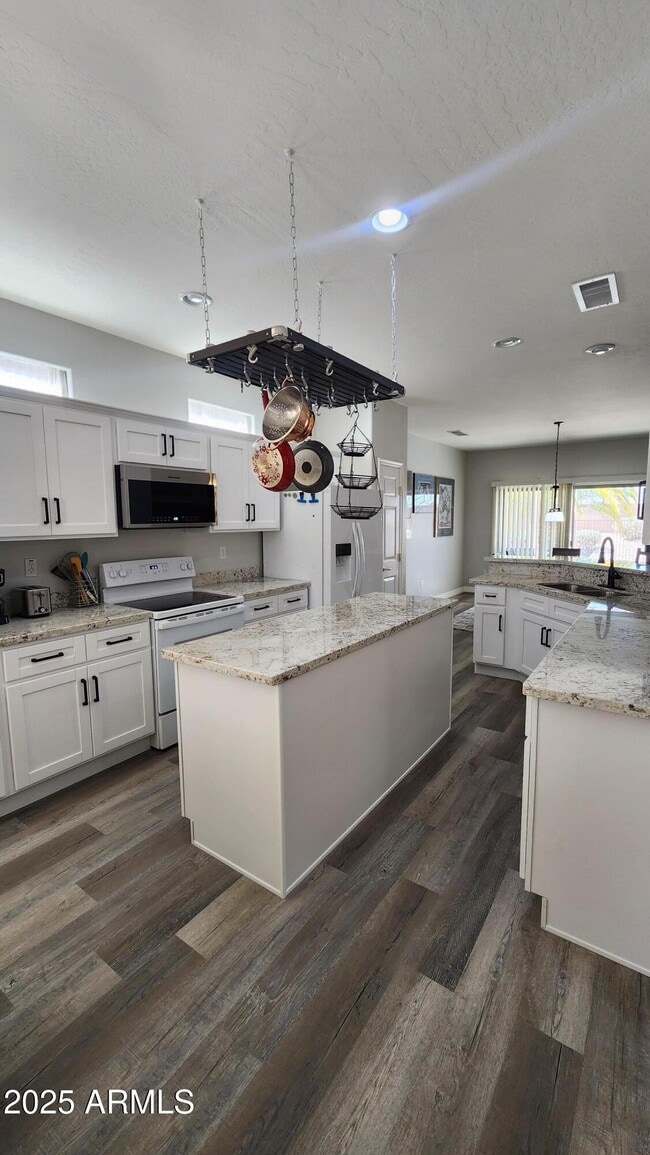 Building Photo - 16414 W Salado Creek Dr