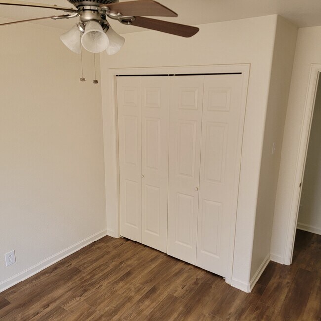 Foto del edificio - 379 W Baldwyn Dr