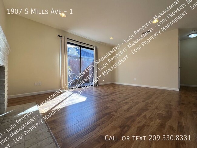 Building Photo - Gorgeous 2 Bedroom 2 Bath Condo