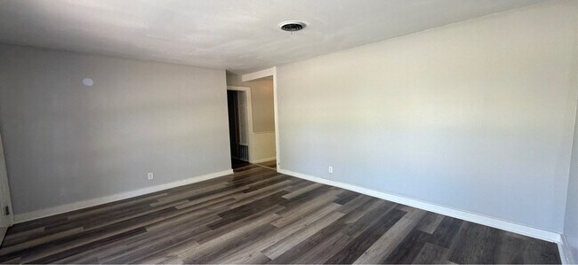 Foto del edificio - 3058 Boswell Dr NW