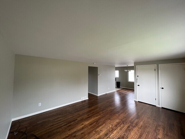 Foto del edificio - 5014 E 71st St