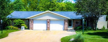 Building Photo - 3306 Shelley Dr