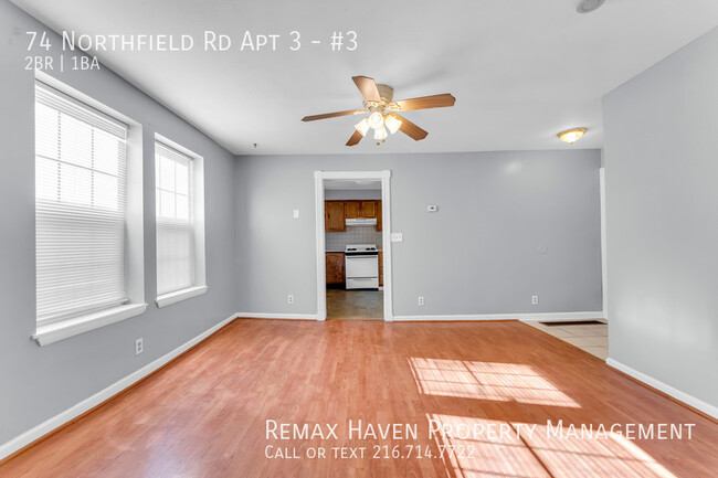 Building Photo - 74 Northfield Rd Apt#3, Bedford - Spacious...