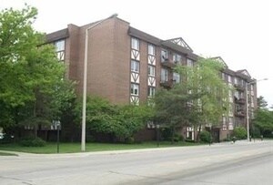 Primary Photo - 5935 Lincoln Ave