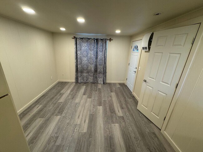 Foto del edificio - 2 Bedroom Apartment in Camellia Park
