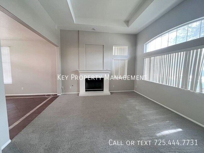 Foto del edificio - 3 BED 2.5 BATH HOME IN THE GUARD GATED PAI...