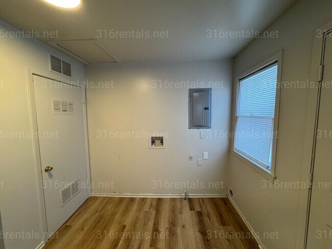 Foto del edificio - 2437 N Estelle Ave