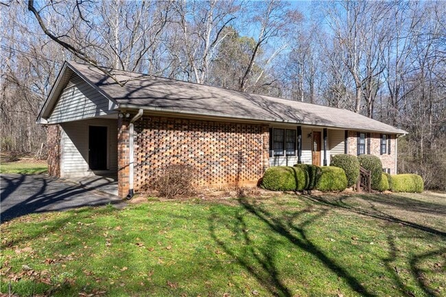 Foto del edificio - 5825 Loire Dr