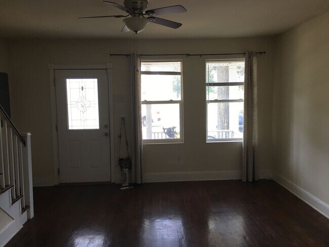 Foto del edificio - Charming Four-Square House in Church Hill w/ Fenced-in yard & tons of walkability