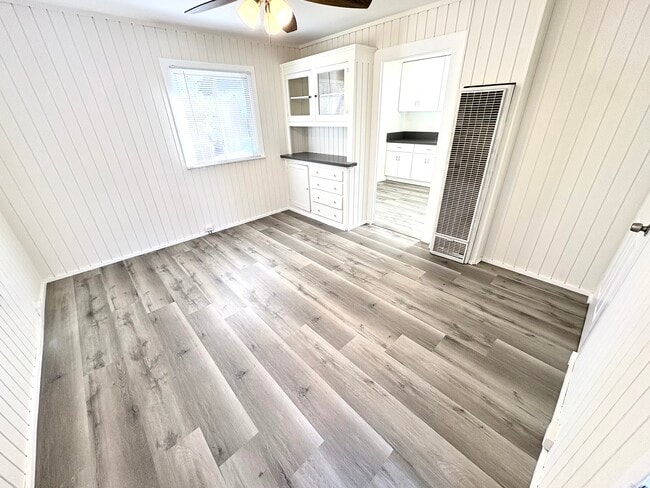 Building Photo - 754 W Elberon Ave