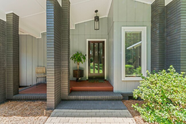 Building Photo - Award-Winning 5BD, 4BA Raleigh Home with Huge Bonus Outdoor Pavillion