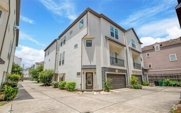Building Photo - 950 W 24th St